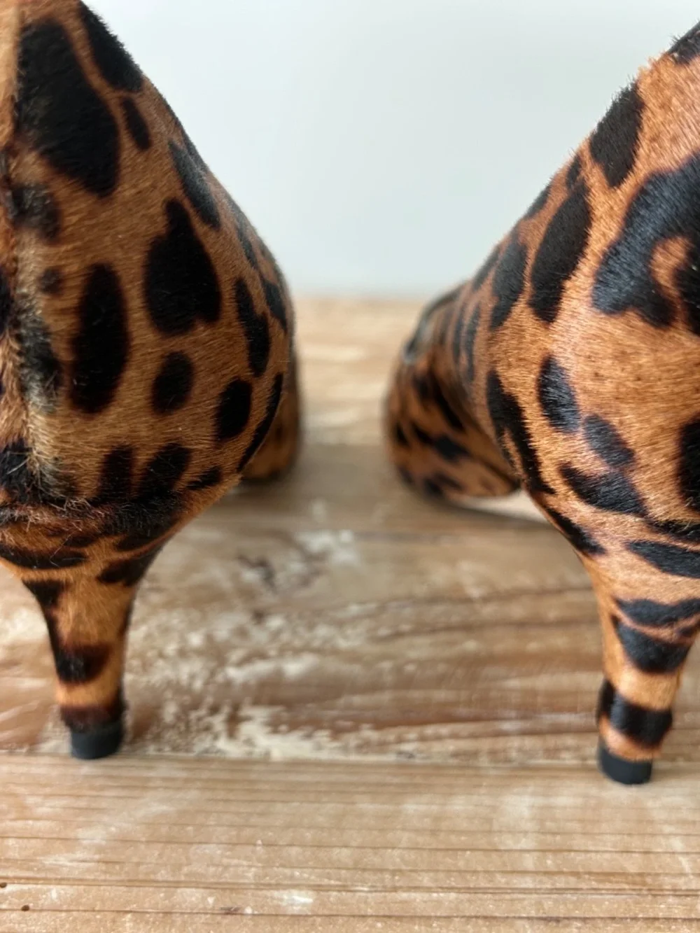 L.K. Bennett London Marie Leopard Calf Hair Heels Sz 40 - EUC
